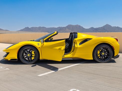 Used 2020 Ferrari 488 Pista Spider RWD image 13