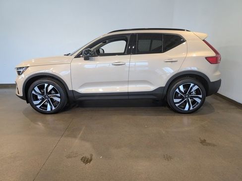 New 2026 Volvo XC40 B5 Ultra w/ Climate Package image 3