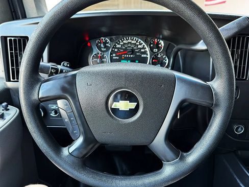 Used 2016 Chevrolet Express 3500 LS RWD image 30