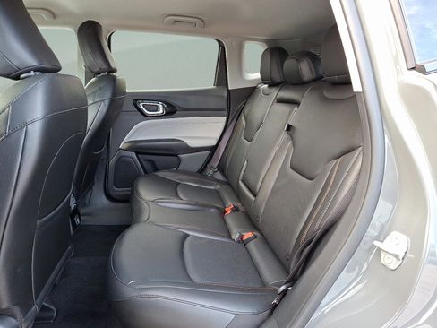 Certified 2022 Jeep Compass Limited image 8