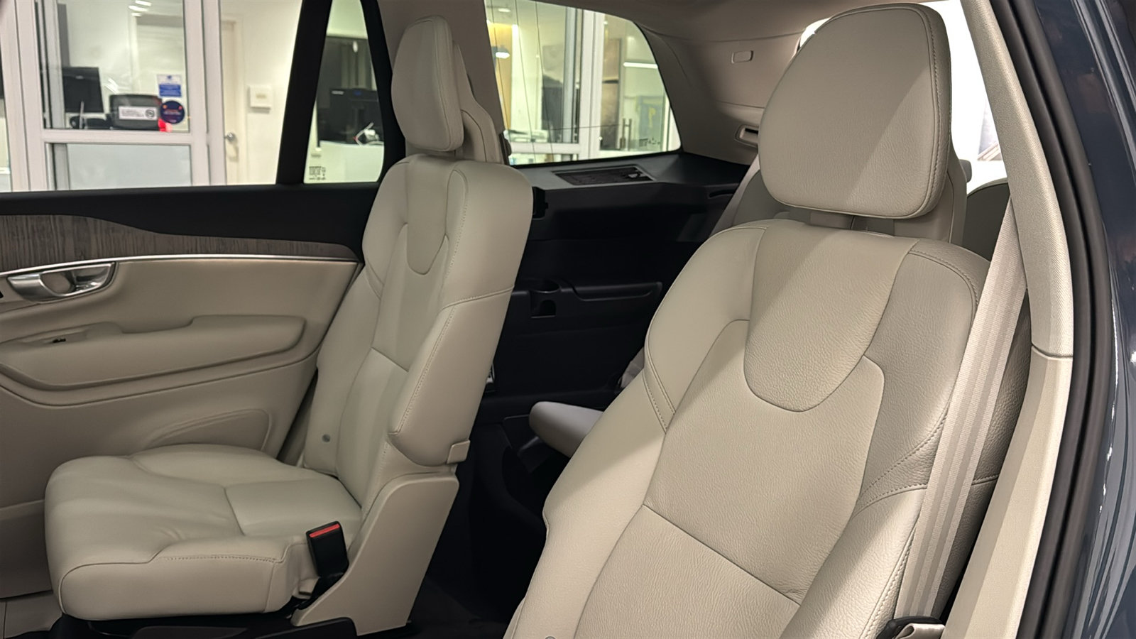 Used 2024 Volvo XC90 T8 Plus AWD/4WD image 26