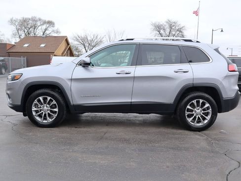 Used 2019 Jeep Cherokee Latitude Plus w/ Cold Weather Group AWD/4WD image 2