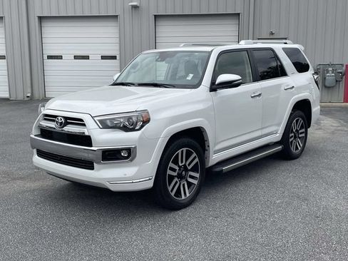 Used 2024 Toyota 4Runner Limited AWD/4WD image 3