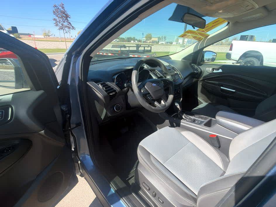 Used 2018 Ford Escape SE FWD image 11