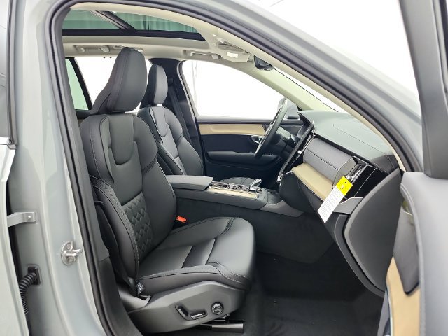 New 2027 Volvo XC90 B5 Plus AWD/4WD image 18