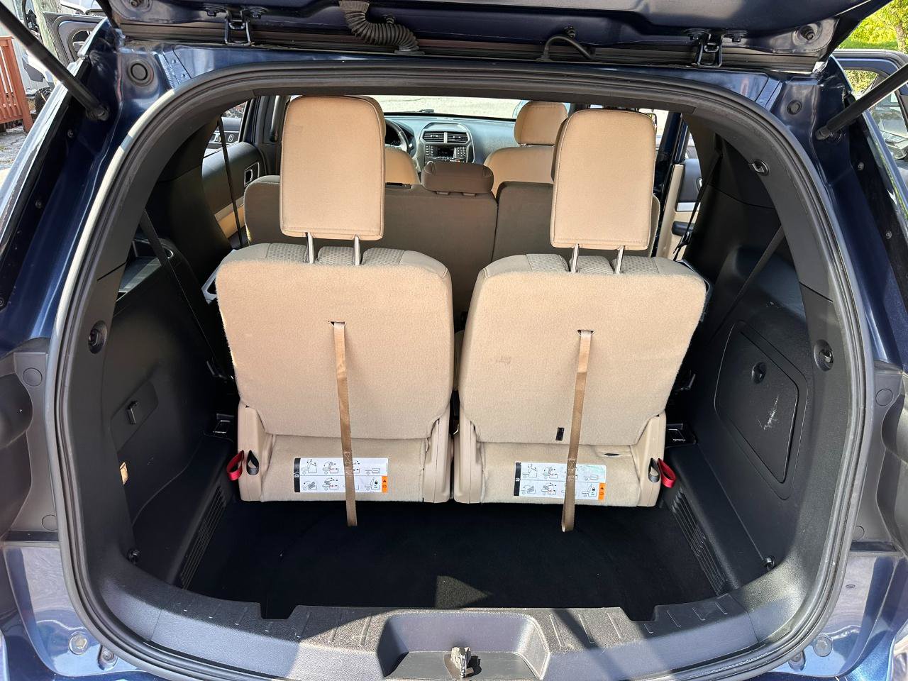 Used 2017 Ford Explorer XLT FWD image 19