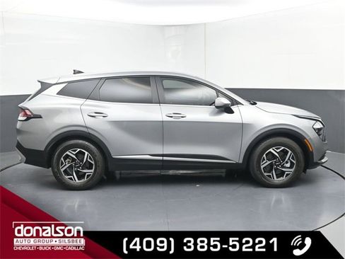 Used 2023 Kia Sportage LX image 2