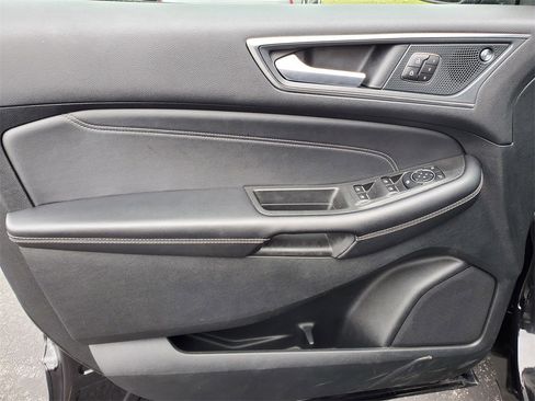 Used 2024 Ford Edge Titanium image 24