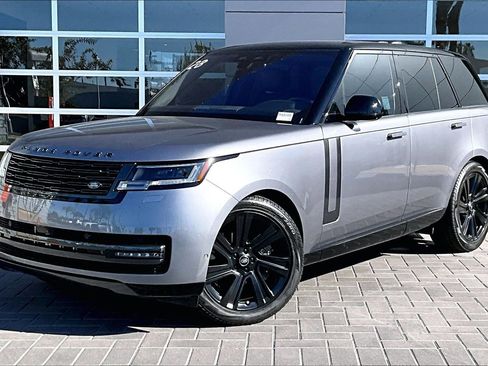 Used 2023 Land Rover Range Rover SE image 1