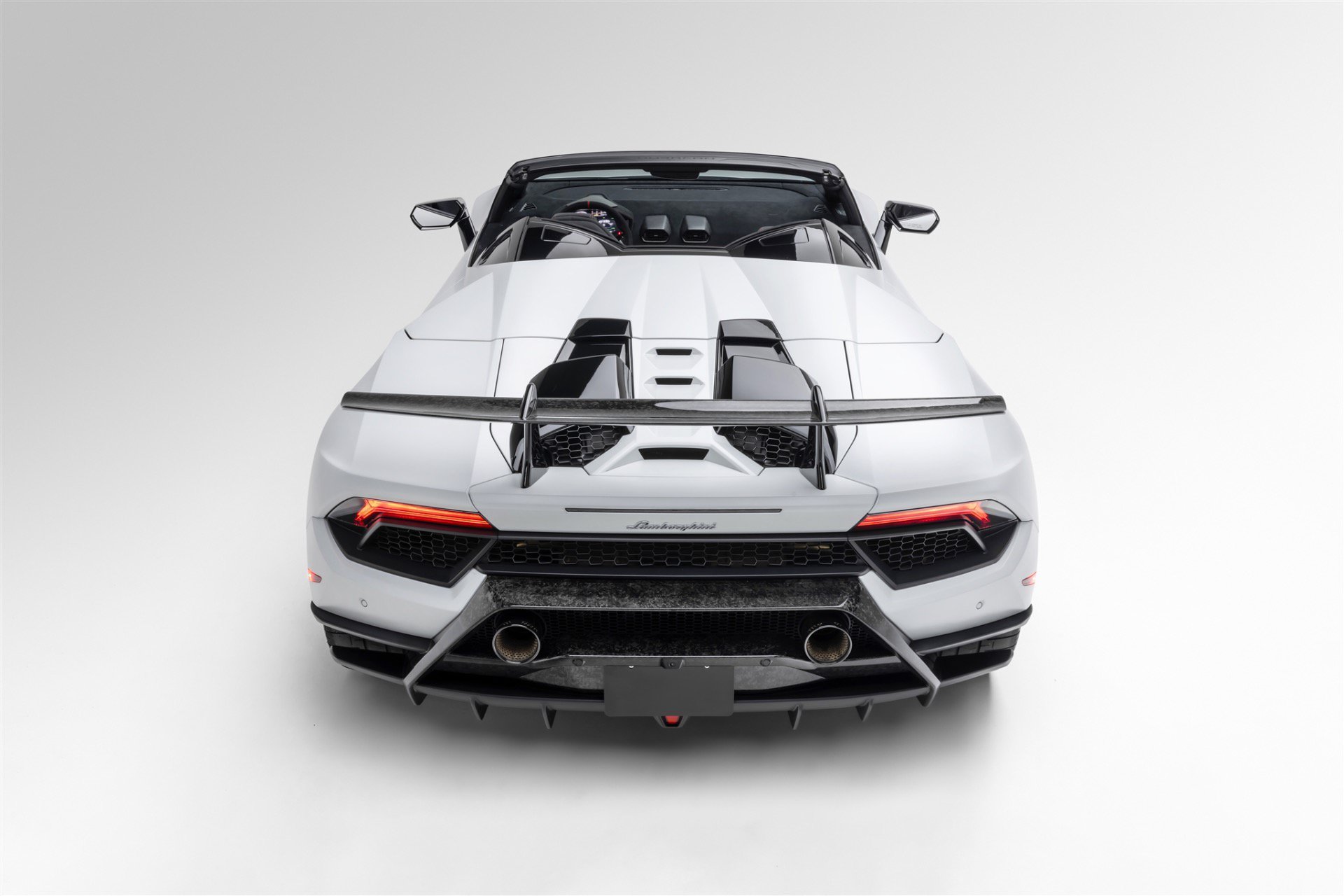 Used 2019 Lamborghini Huracan Performante AWD/4WD image 14