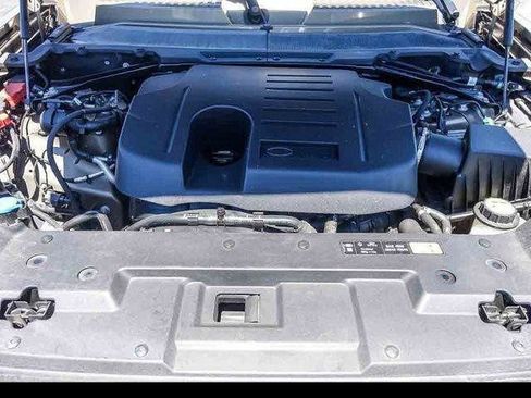 Used 2022 Land Rover Defender 90 X-Dynamic HSE AWD/4WD image 31