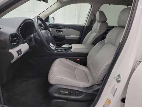Used 2025 Honda Pilot EX-L image 12