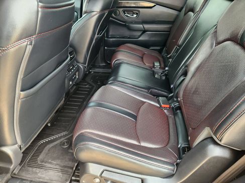Used 2025 Honda Pilot Black Edition image 30