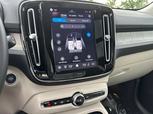 Certified 2026 Volvo XC40 B5 Plus AWD/4WD image 20