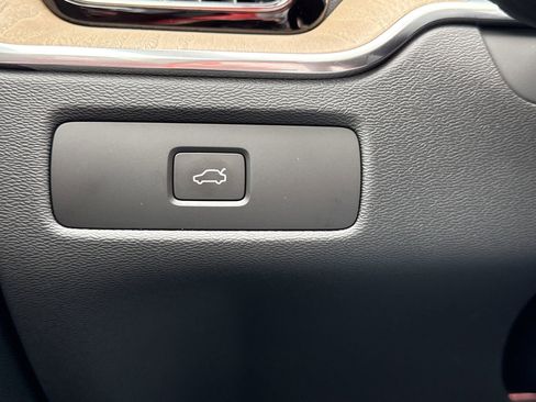 New 2026 Volvo XC60 B5 Plus w/ Protection Package Premier image 20