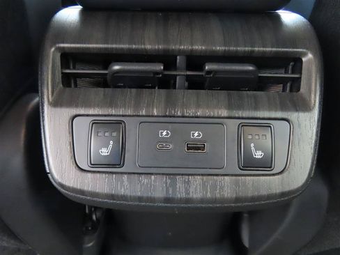 Used 2024 Nissan Ariya AWD image 35