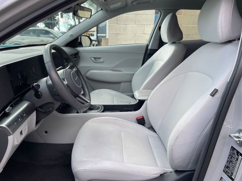 Used 2025 Hyundai Kona SEL image 27