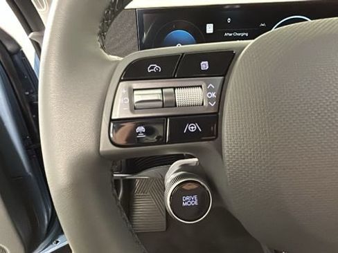 Used 2025 Hyundai Ioniq 5 SEL RWD image 15