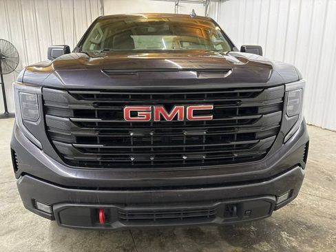 Used 2022 GMC Sierra 1500 Elevation AWD/4WD image 2