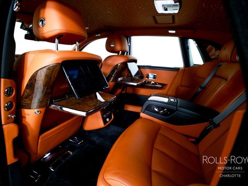 Used 2018 Rolls-Royce Phantom Sedan image 20