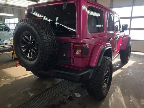 Used 2024 Jeep Wrangler Unlimited Rubicon AWD/4WD image 4