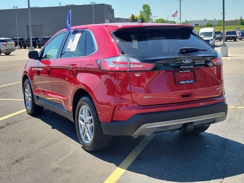 Used 2024 Ford Edge SEL w/ Convenience Package AWD/4WD image 3