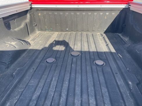 Used 2024 Nissan Titan SV w/ SV Convenience Package image 12