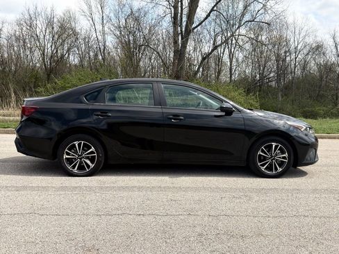 Used 2024 Kia Forte LXS FWD image 32