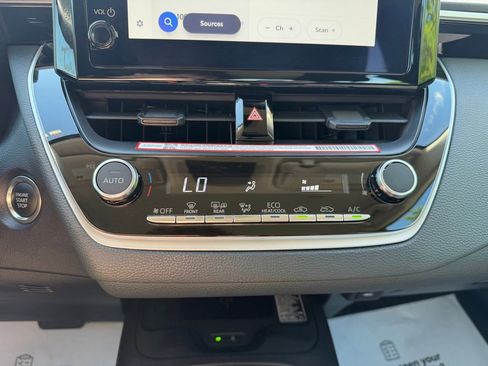 Certified 2025 Toyota Corolla LE w/ LE Premium Package FWD image 18