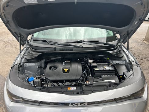 Used 2025 Kia Soul LX w/ LX Technology Package FWD image 34