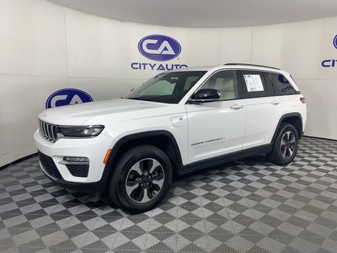 Used 2023 Jeep Grand Cherokee 4WD 4xe w/ Luxury Tech Group II image 7