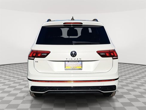 Certified 2022 Volkswagen Tiguan SE R-Line image 6