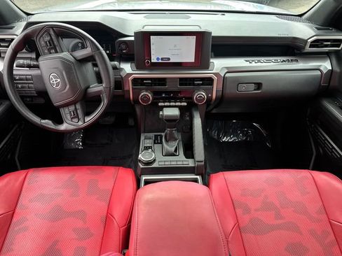 Used 2025 Toyota Tacoma SR5 AWD/4WD image 17