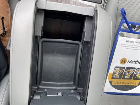 Used 2020 Toyota Highlander Limited AWD/4WD image 12