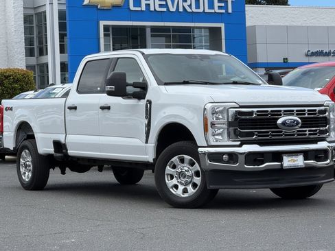 Used 2023 Ford F250 XLT AWD/4WD image 2