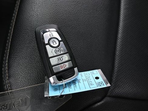 Used 2022 Ford Explorer Limited w/ Equipment Group 301A image 22