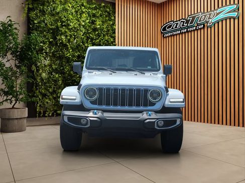 Used 2024 Jeep Wrangler Unlimited Sahara AWD/4WD image 2