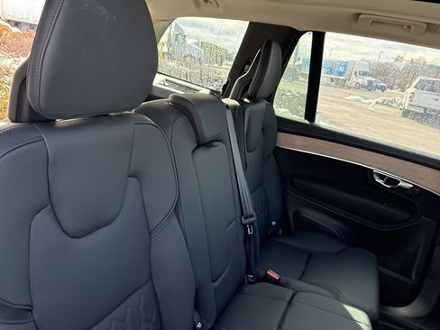 Certified 2025 Volvo XC90 B6 Plus image 36