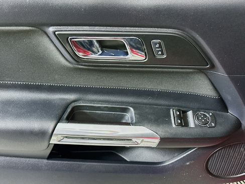 Used 2015 Ford Mustang Coupe image 15