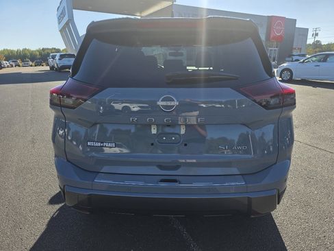 Used 2025 Nissan Rogue SL image 4
