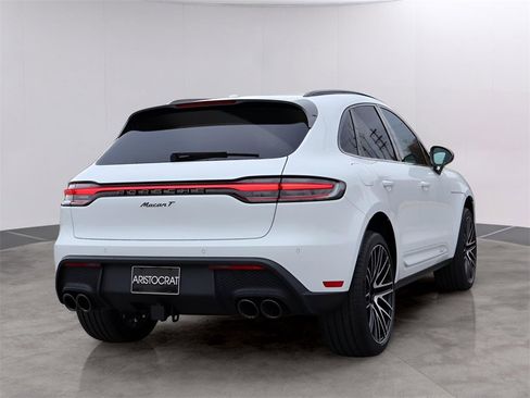 New 2026 Porsche Macan image 8