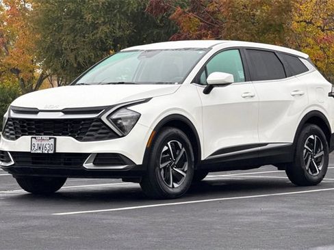 Certified 2023 Kia Sportage LX image 10