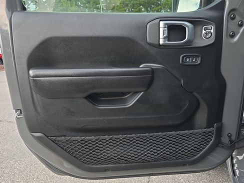 Used 2020 Jeep Wrangler Sport AWD/4WD image 27
