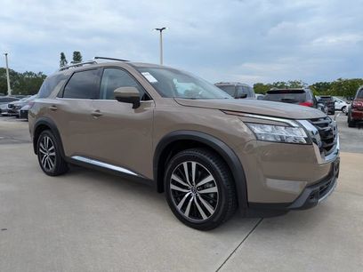 Used 2024 Nissan Pathfinder Platinum w/ Cargo Package