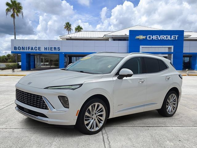 Used 2025 Buick Envision Avenir AWD/4WD image 2