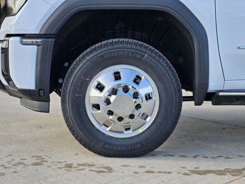New 2026 GMC Sierra 3500 Denali Ultimate AWD/4WD image 7