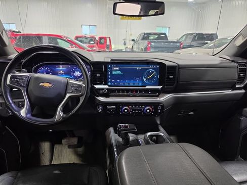 Used 2024 Chevrolet Silverado 1500 LTZ AWD/4WD image 4