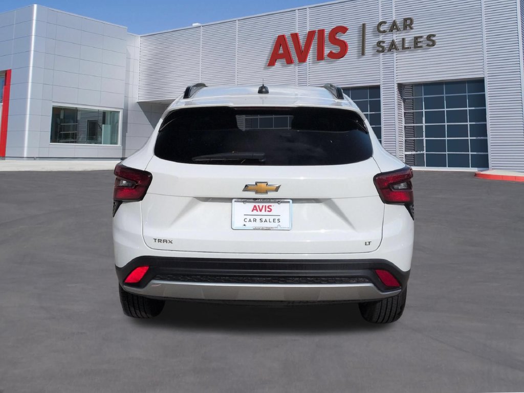Used 2025 Chevrolet Trax LT w/ LT Convenience Package FWD image 7