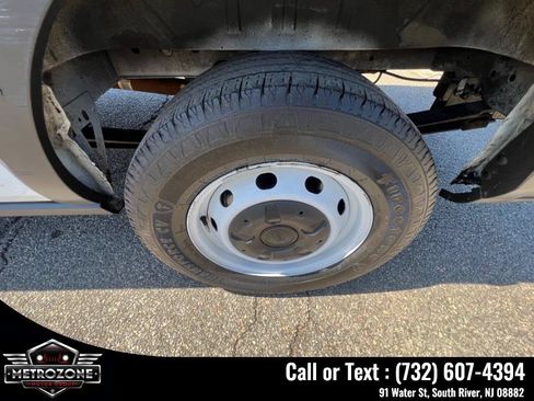 Used 2019 Ford Transit 250 148 High Roof RWD image 19