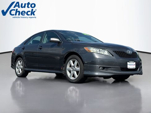 Used 2009 Toyota Camry SE FWD image 1